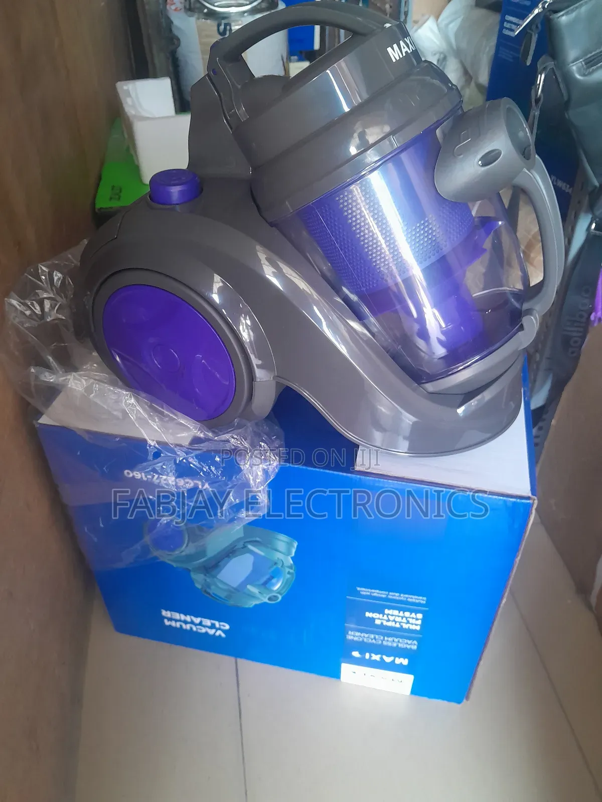 Maxi Vacuum Cleaner
