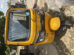 Motorcycle 2022 Yellow