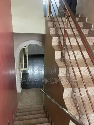 4bdrm Duplex in Warri for rent