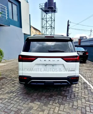 Lexus LX 600 2023 White