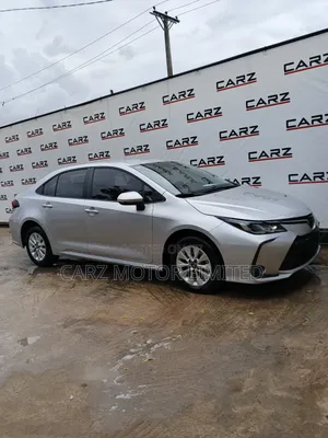 Toyota Corolla SE 2023 Silver