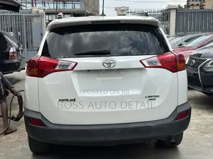 Toyota RAV4 Limited AWD (2.5L 4cyl 6A) 2013 White