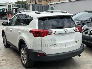 Toyota RAV4 Limited AWD (2.5L 4cyl 6A) 2013 White