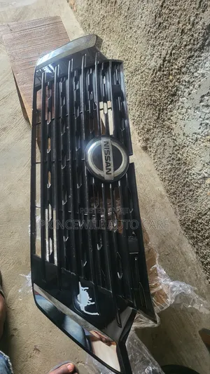 Front Grill Nissan Sentra 2020