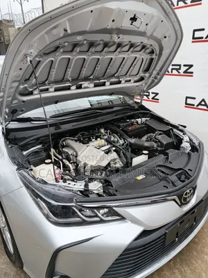 Toyota Corolla LE 2023 Silver