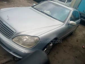Mercedes-Benz 500SE 2023 Blue