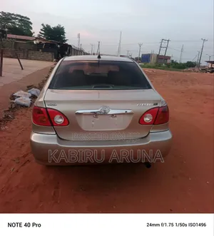 Toyota Corolla 2002 Gold