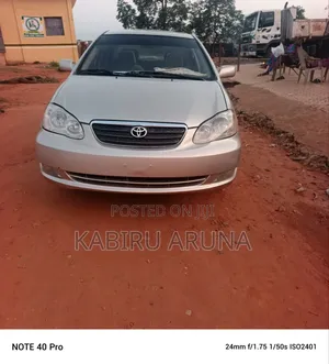 Toyota Corolla 2002 Gold