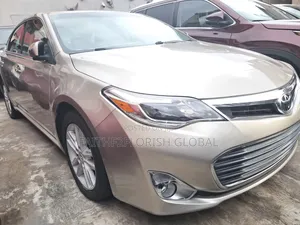Toyota Avalon XLE Premium 4dr Sedan (3.5L 6cyl 6A) 2014 Gold
