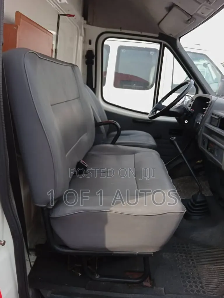 Ford Transit 2002 Red