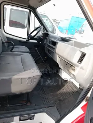 Ford Transit 2002 Red