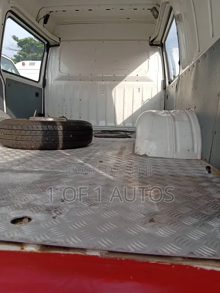 Ford Transit 2002 Red
