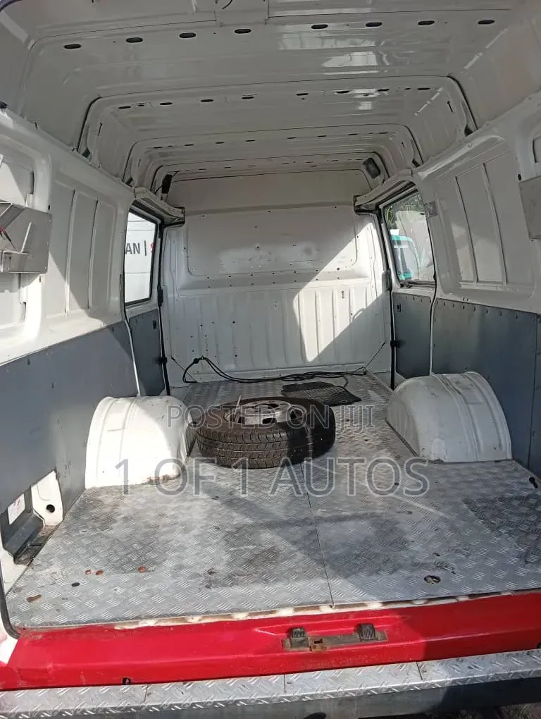 Ford Transit 2002 Red