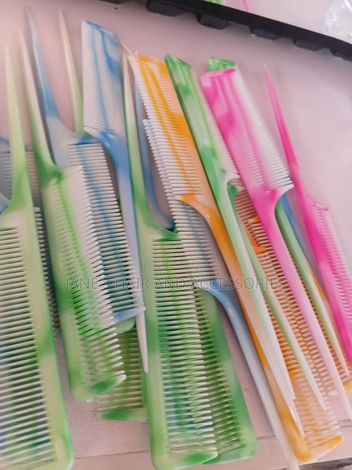 Coloured Tail Comb