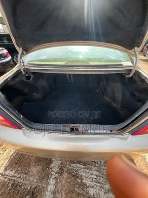 Toyota Camry LE 4dr Sedan (2.4L 4cyl 4A) 2004 Gold