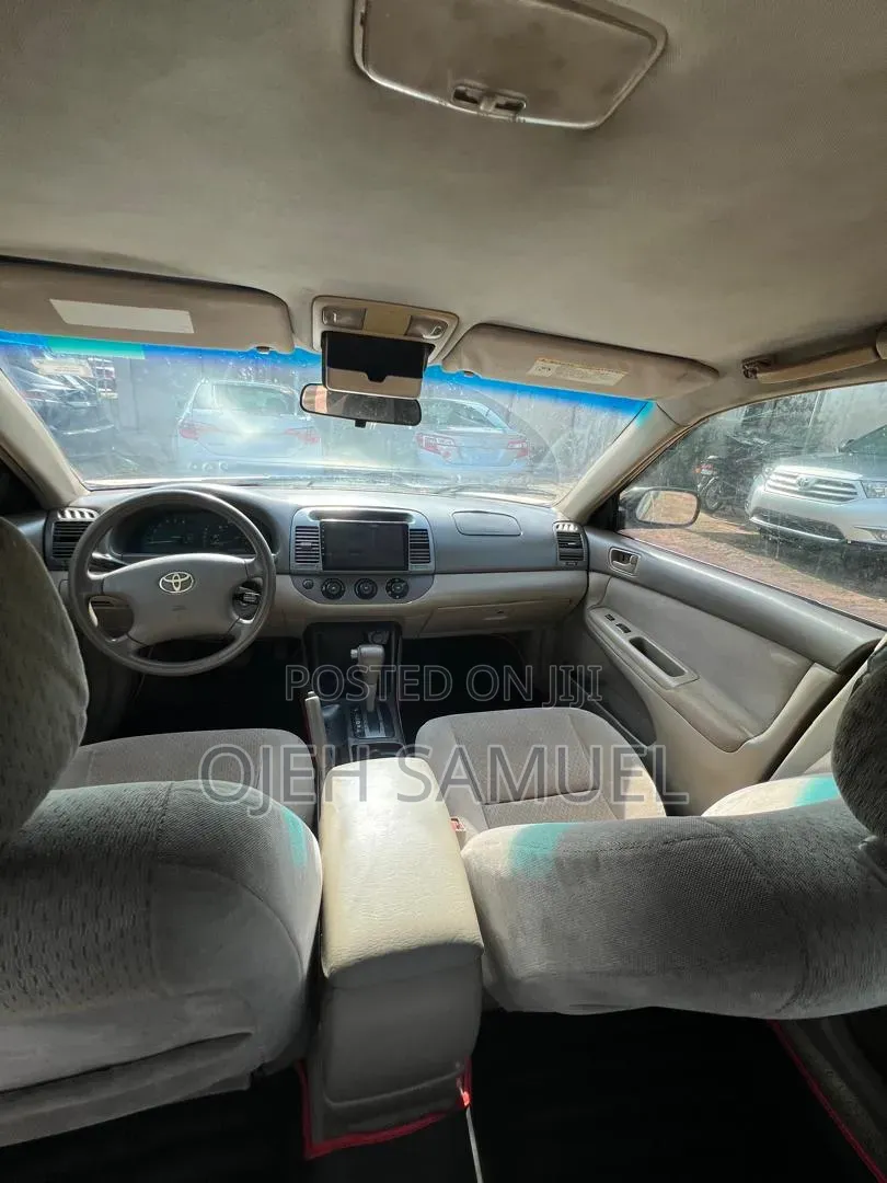 Toyota Camry LE 4dr Sedan (2.4L 4cyl 4A) 2004 Gold