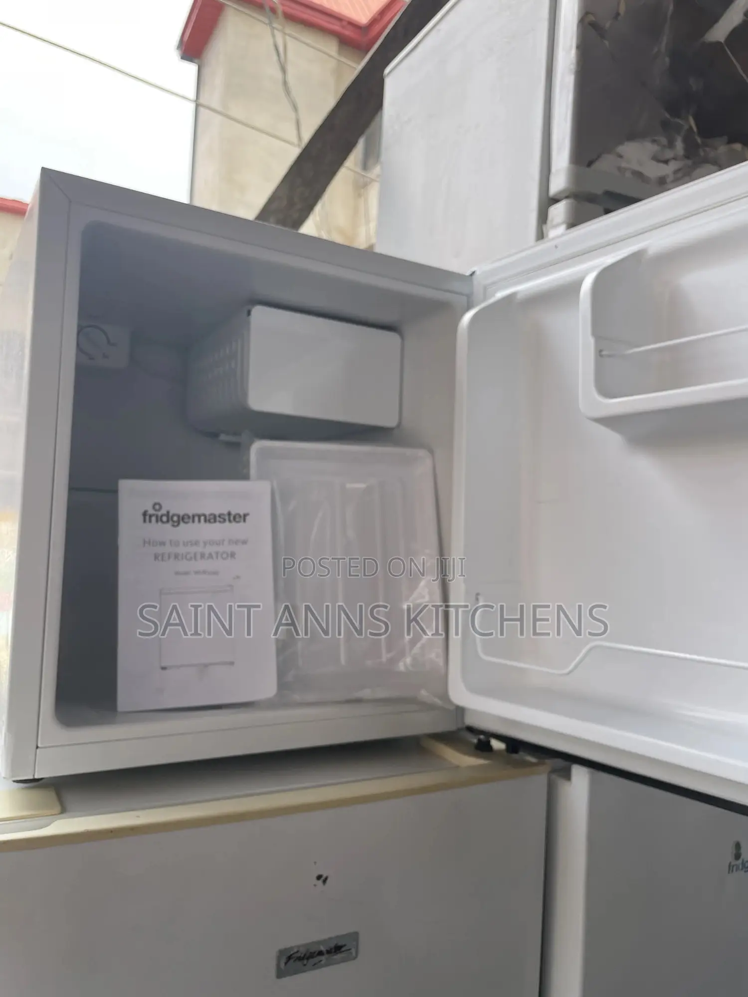 Fridgemaster Table-Top Mini Fridge.
