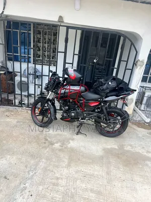 Bajaj Pulsar 220 F 2025 Black
