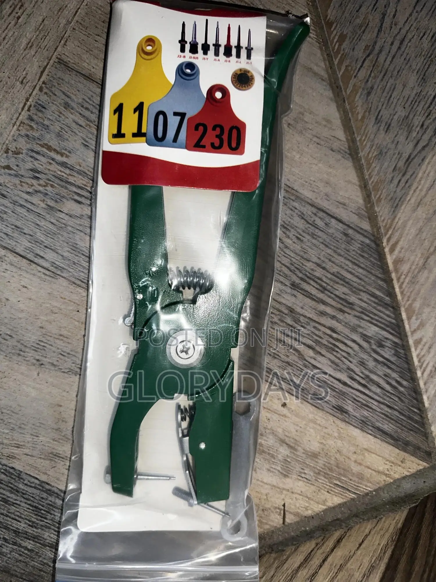 Ear Tag Applicator Pliers Set.