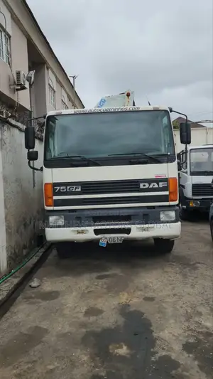 Foreign Used Daf 75 Cf Truck, 8 Tyres, Spring Spring, Injector 2004 White