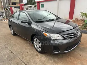Toyota Corolla LE 4dr Sedan (1.8L 4cyl 4A) 2013 Gray