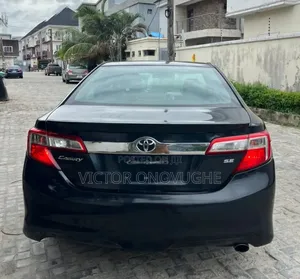 Toyota Camry SE 4dr Sedan (2.5L 4cyl 6A) 2012 Gray