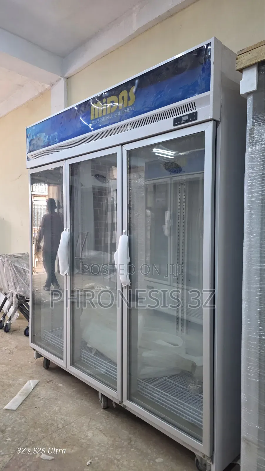 Jumbo Size 3 Doors Upright Showcase Freezer