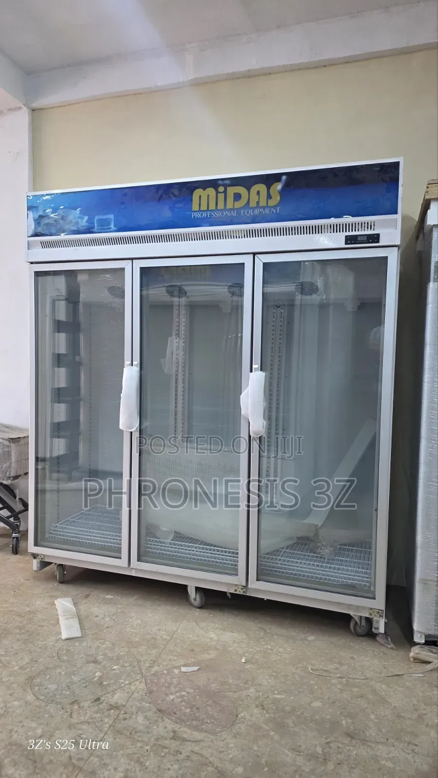 Jumbo Size 3 Doors Upright Showcase Freezer