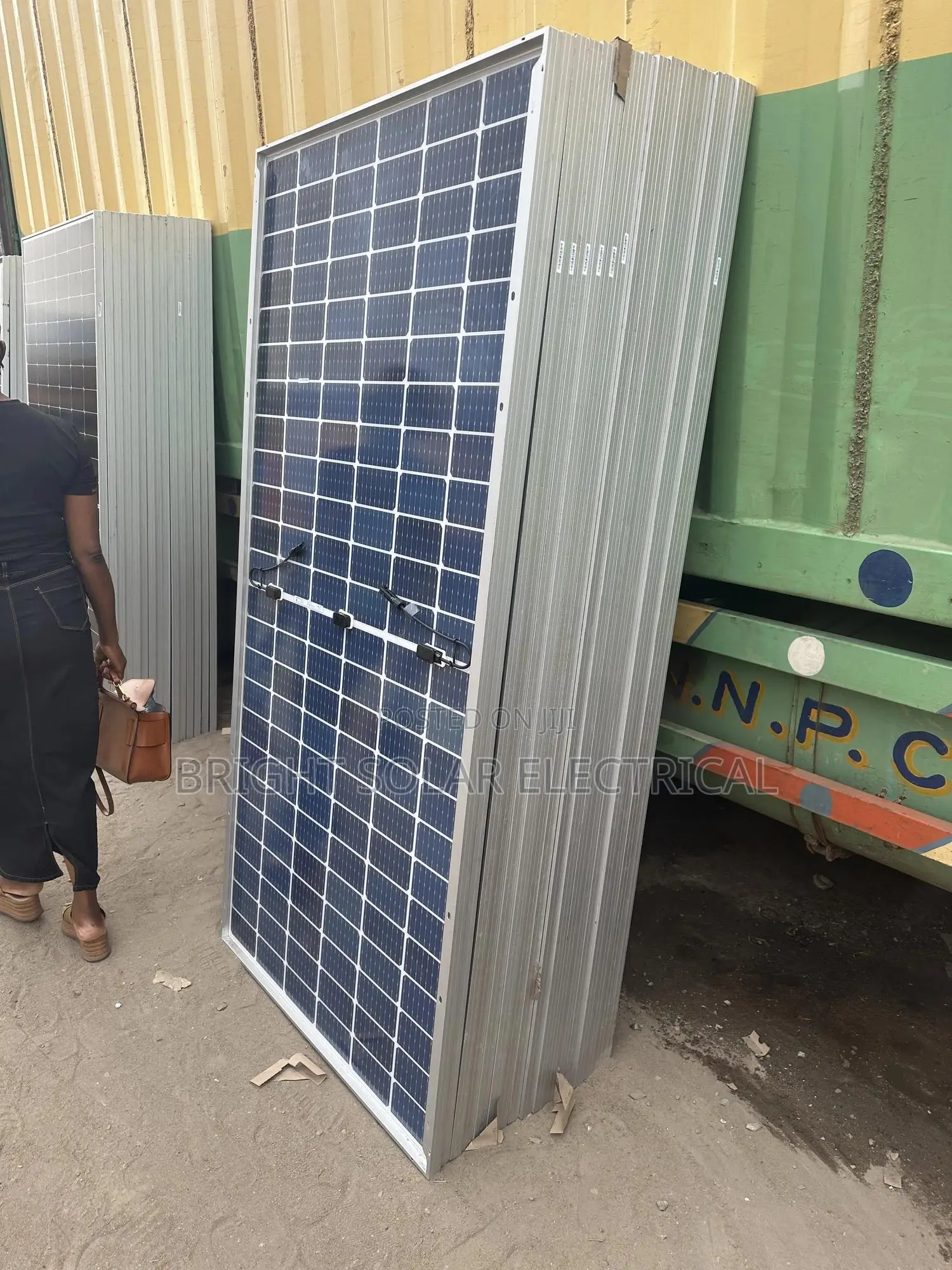 Quality Solar Panels Available in Massive Quantities