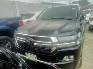 Toyota Land Cruiser 2010 Black