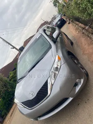 Toyota Sienna 2010 Silver