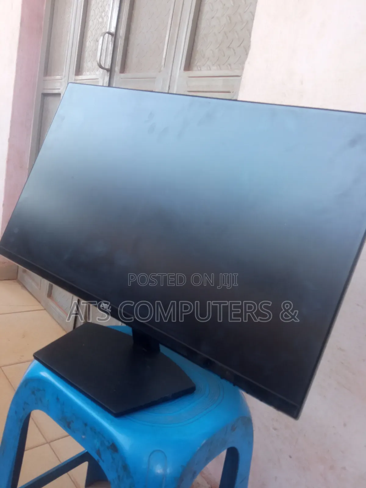 27 Inches Dell Frameless Monitor