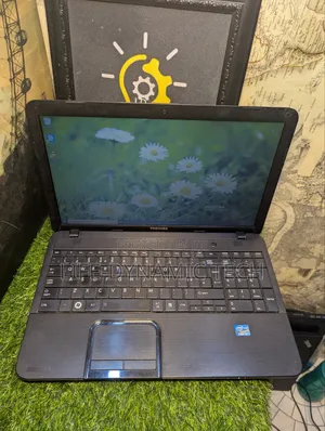 Laptop Toshiba Satellite C850 8GB Intel Core i3 HDD 160GB