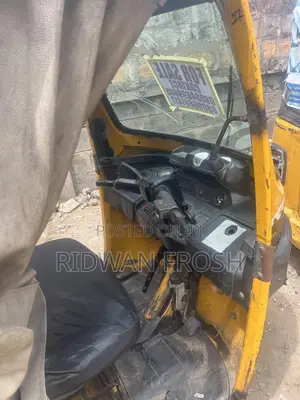 TVS King Cargo 2023 Yellow