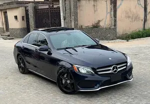 Mercedes-Benz C300 2017 Blue