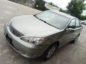 Toyota Camry XLE 4dr Sedan (2.4L 4cyl 5A) 2005 Green