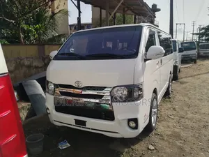 Toyota HiAce 2014 White