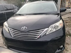 Toyota Sienna XLE AWD 7-Passenger 2013 Black