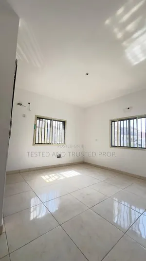 Mini Flat in Osapa London for rent