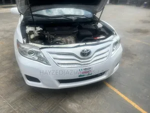 Toyota Camry Base 4dr Sedan (2.5L 4cyl 6M) 2011 White