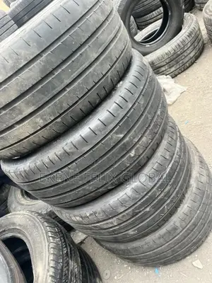 235/40/18 Lexus, Mercedes, Etc