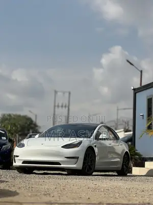 Tesla Model 3 2022 White