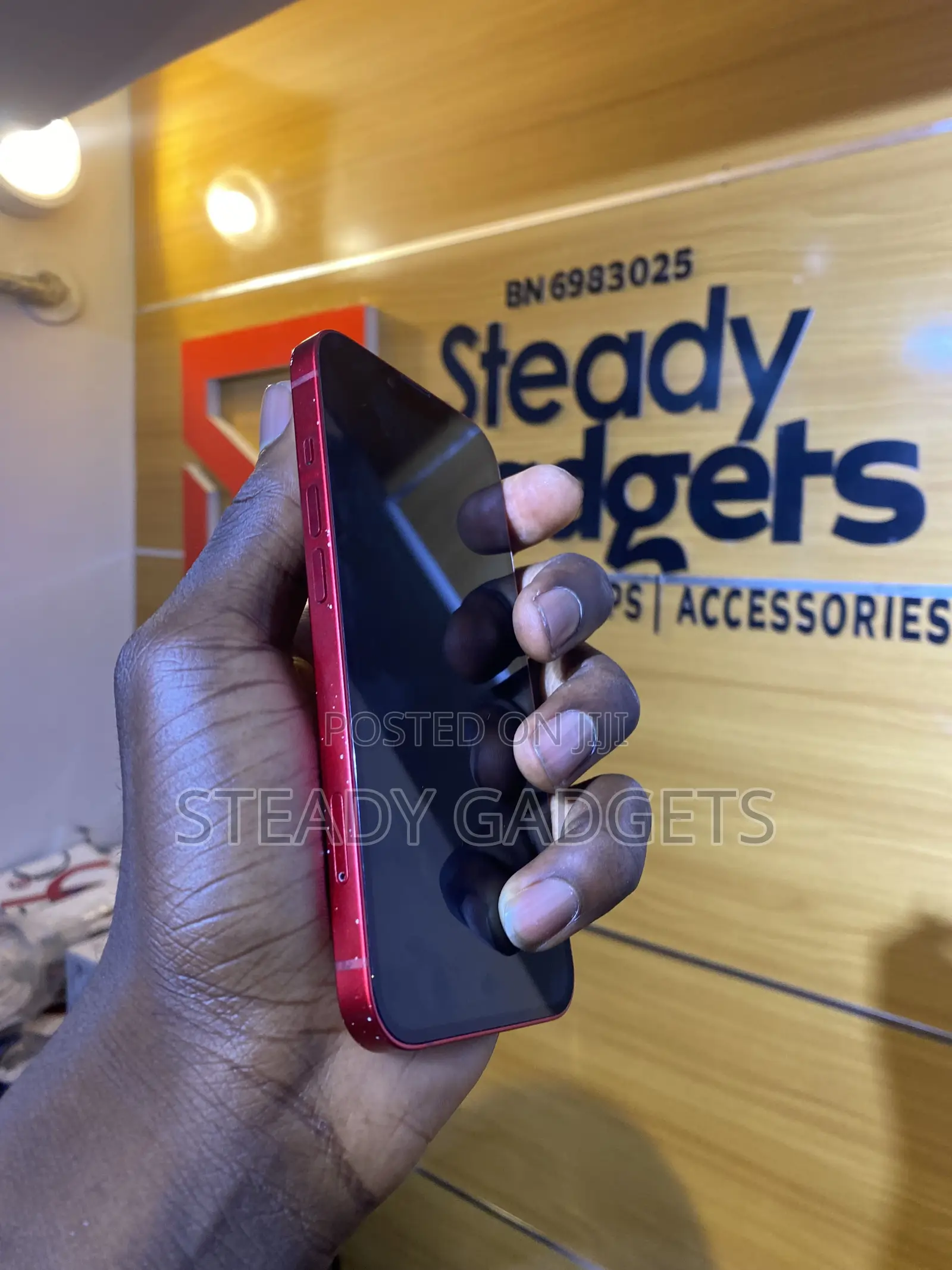 Apple iPhone 13 128 GB Red