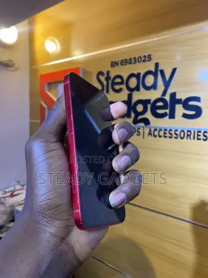 Apple iPhone 13 128 GB Red