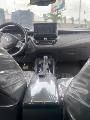 Toyota Corolla LE 2020 Silver