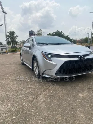 Toyota Corolla LE 2020 Silver