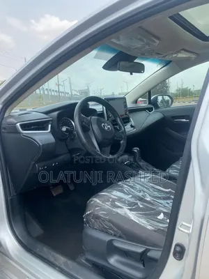 Toyota Corolla LE 2020 Silver