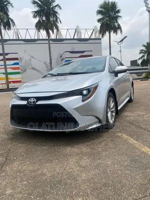 Toyota Corolla LE 2020 Silver