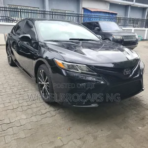 Toyota Camry SE FWD (2.5L 4cyl 8AM) 2018 Black