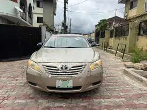 Toyota Camry LE 4dr Sedan (2.4L 4cyl 5A) 2008 Gold